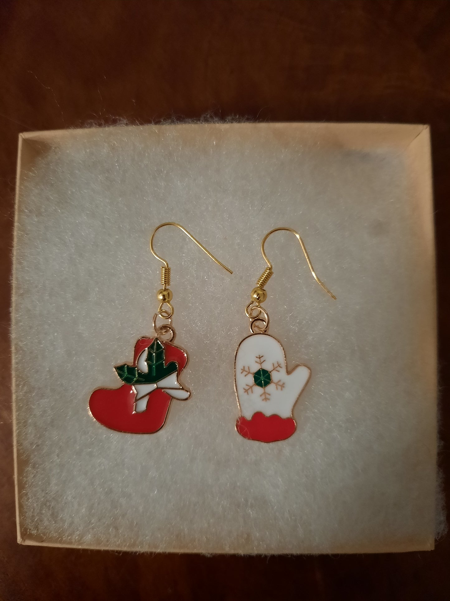 Mismatched Stocking & Mitten Earrings
