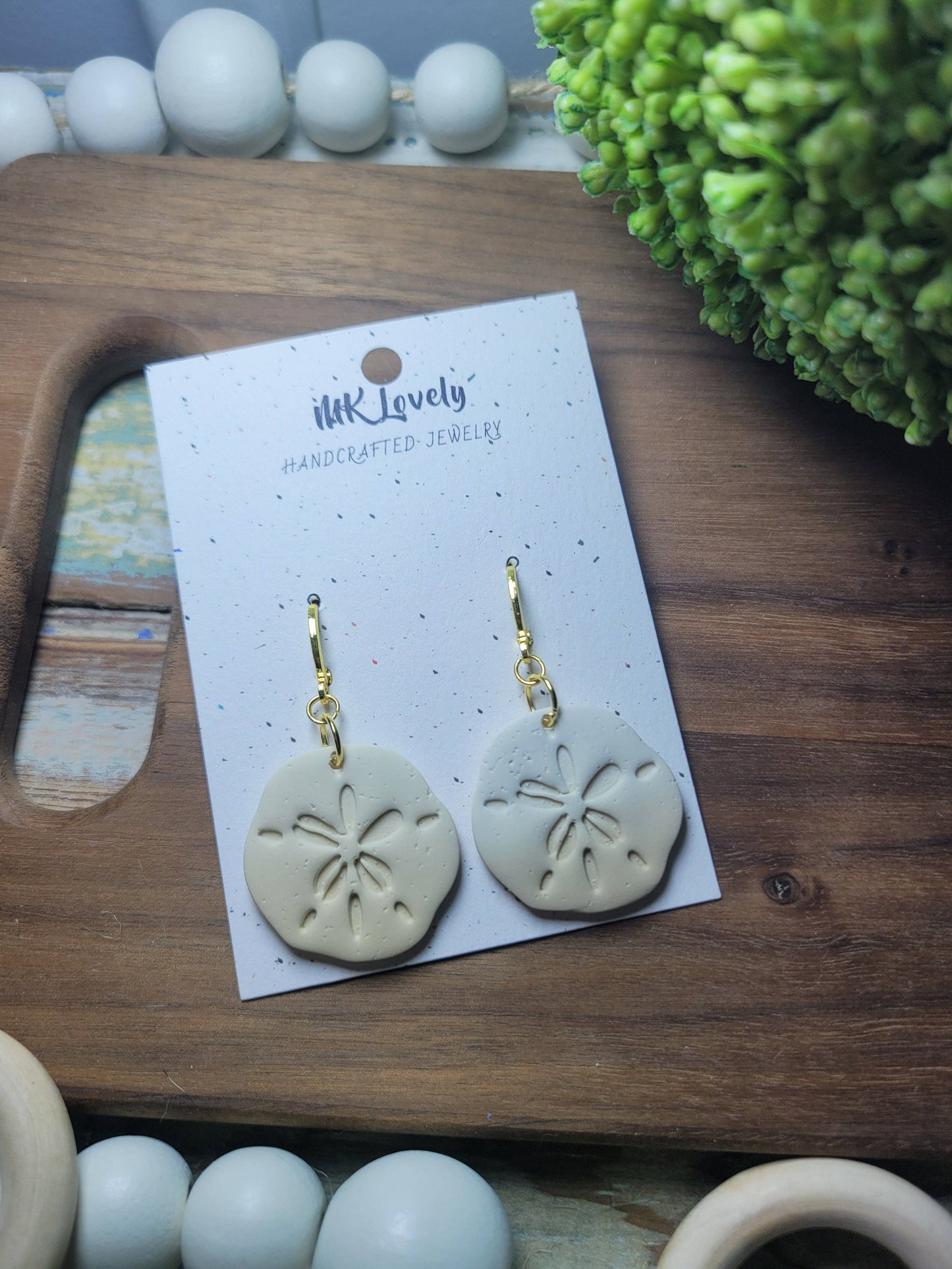 Sand Dollar Huggies