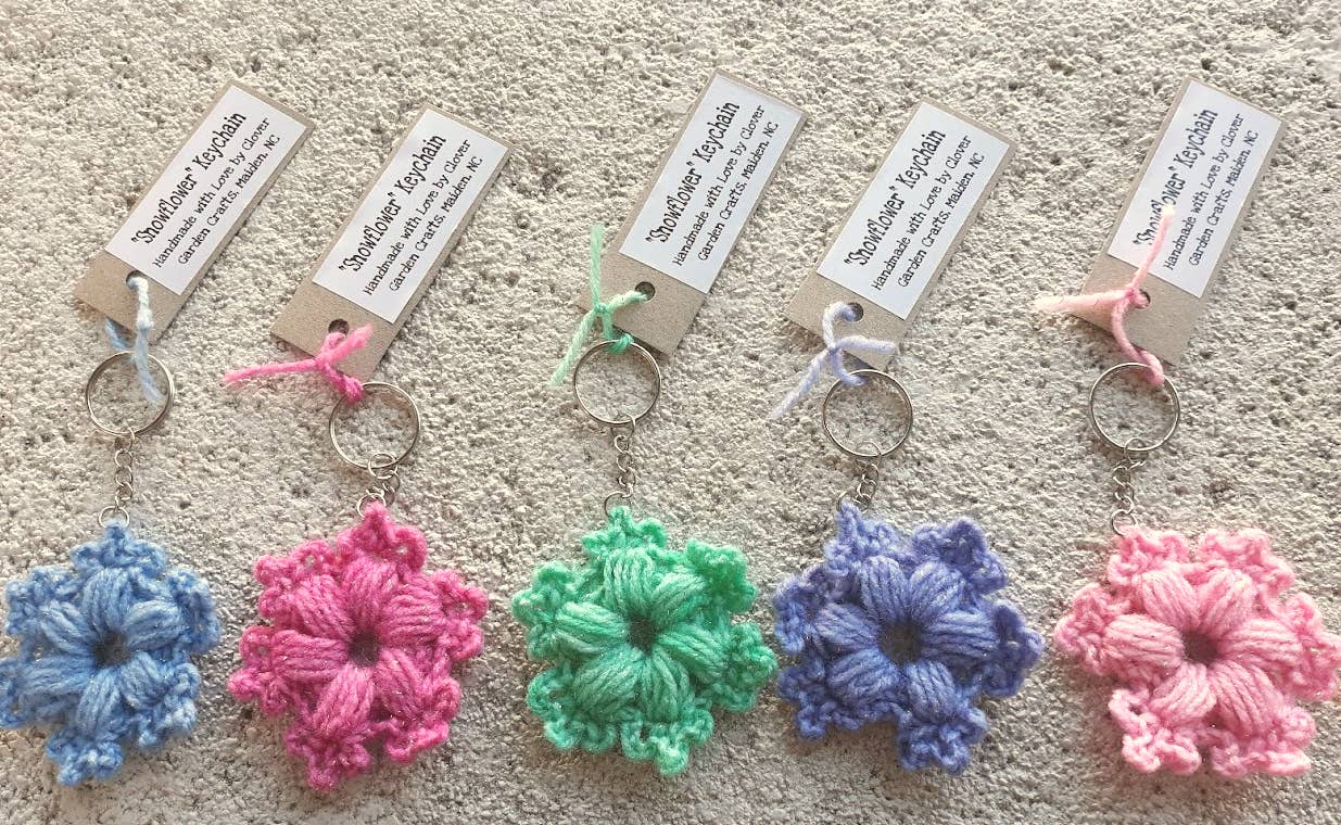 Sparkly Snowflower Snowflake Flower Design Keychain